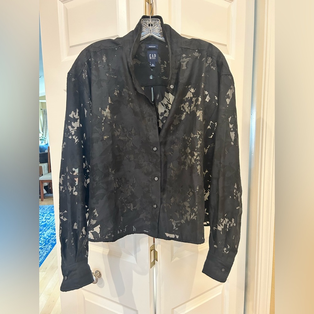 GAP Women's Black Cropped Shirt